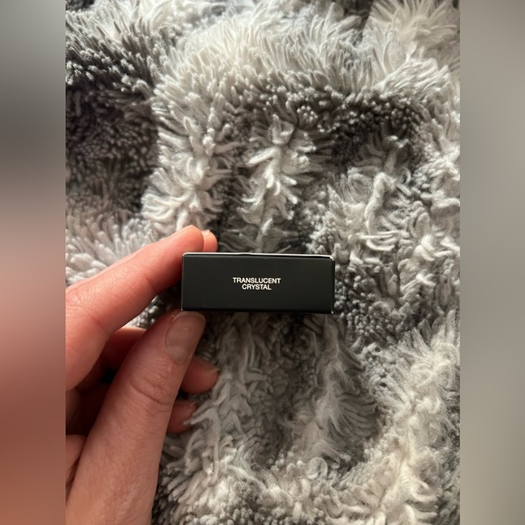 NARS Mini Light Reflecting Setting Powder (0.06oz) - Picture 2 of 4